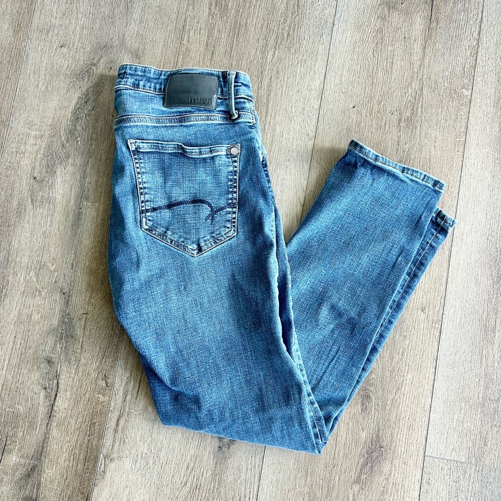 Mavi Marcus Slim Straight Jeans in Mid Blue Wash